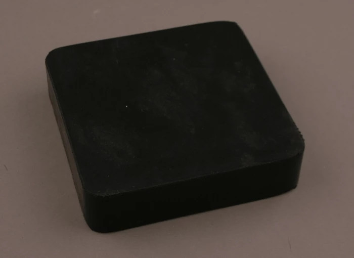 Blok gumowy - płyta 10 x1 0 x 2,3 cm