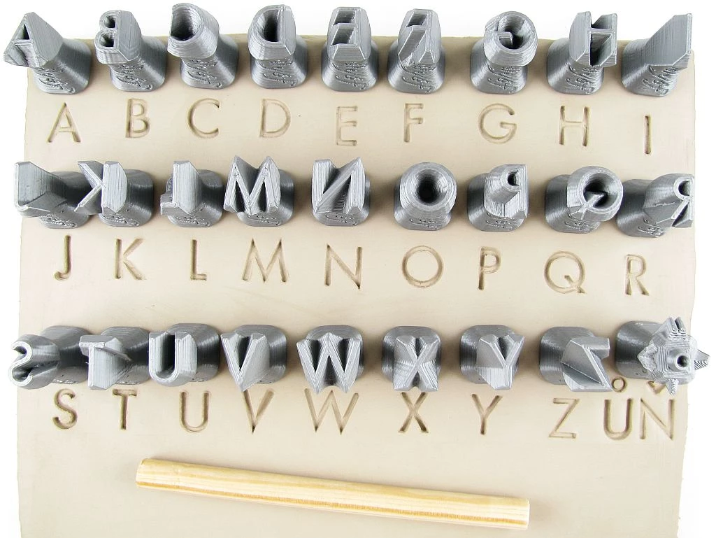 Rélyéf stempelki alfabet Futura 10mm